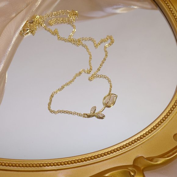 NEW 14K Gold Plated Diamond Flower Leaf Necklace - Picture 5 of 10